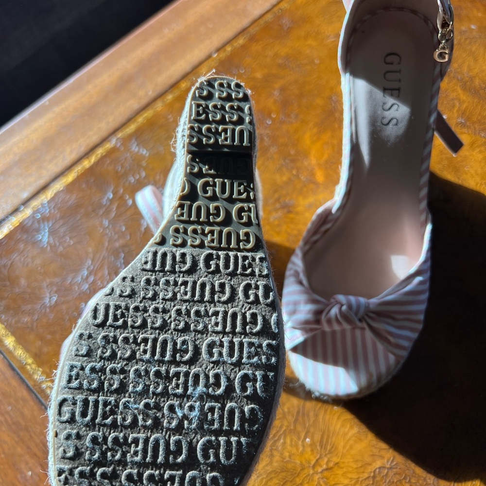 Guess Diandra Espadrille Wedges          size 7.      Pink